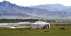 Une yourte, habitat traditionnel en Mongolie